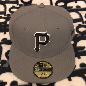 Gray Pittsburgh Pirates hat 7&1/4